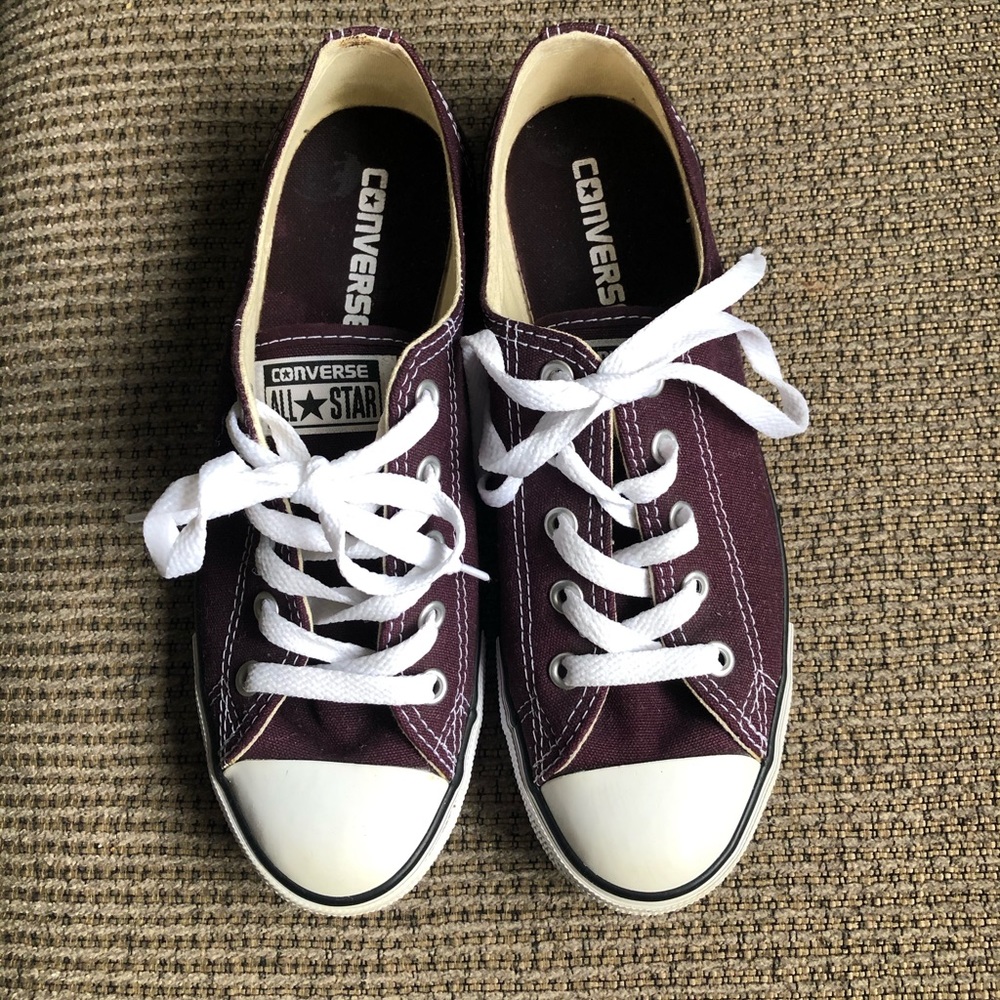 Burgundy Converse Size 7